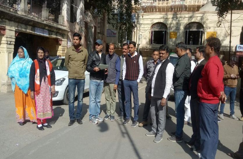 Alwar City Councillors Reach collectorate For No Confidence Motion