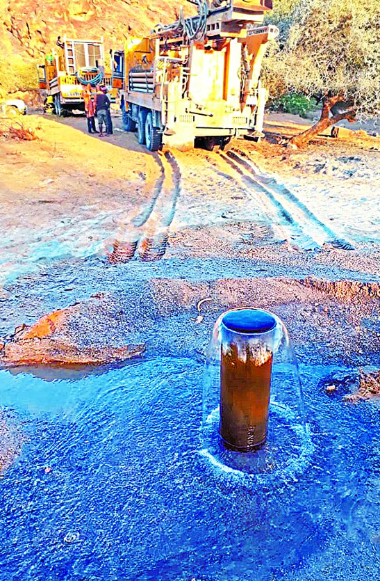 Tubewell without water, water in the villagers