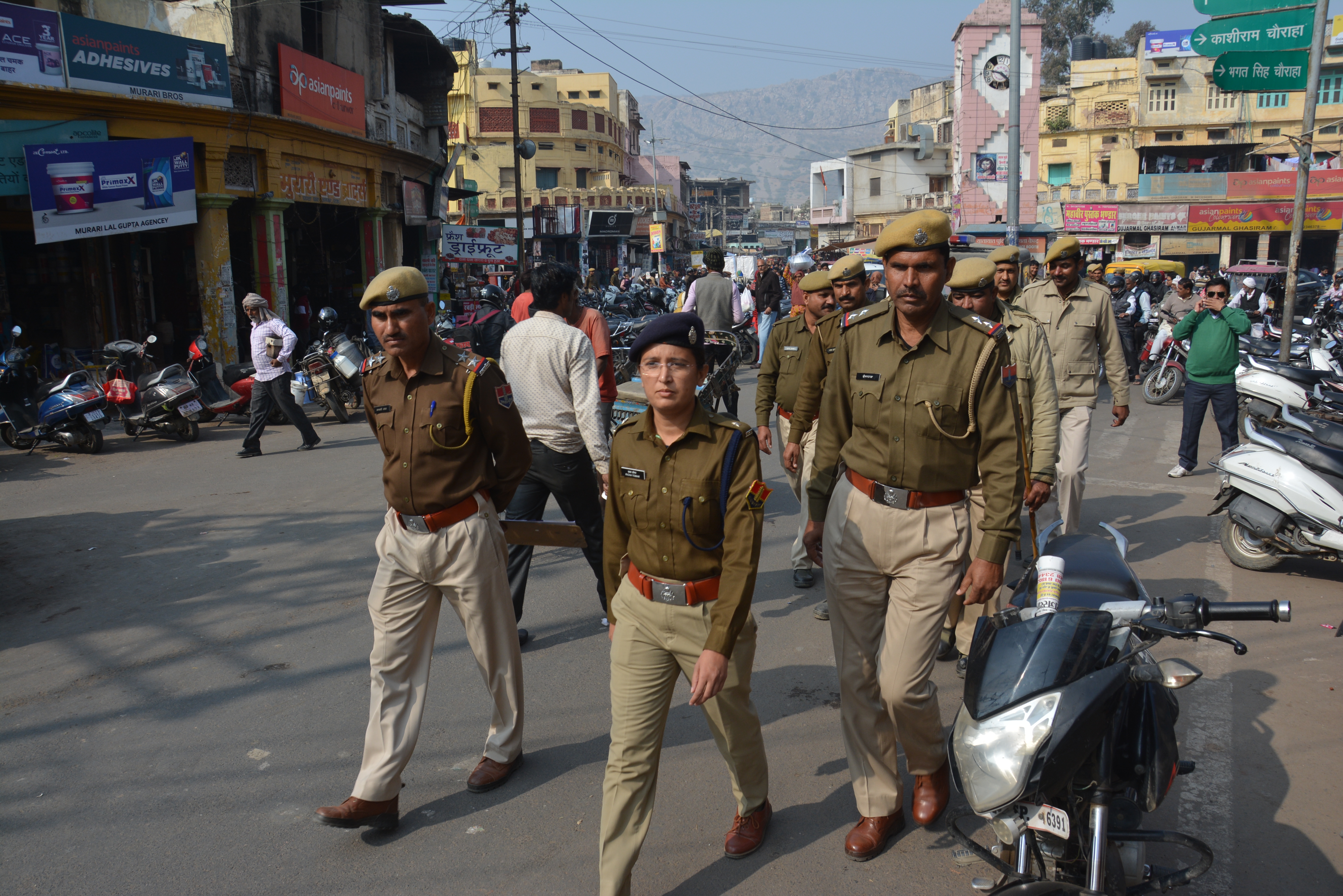 Alwar Police Campaign Against Tobacco Selling In Alwar City