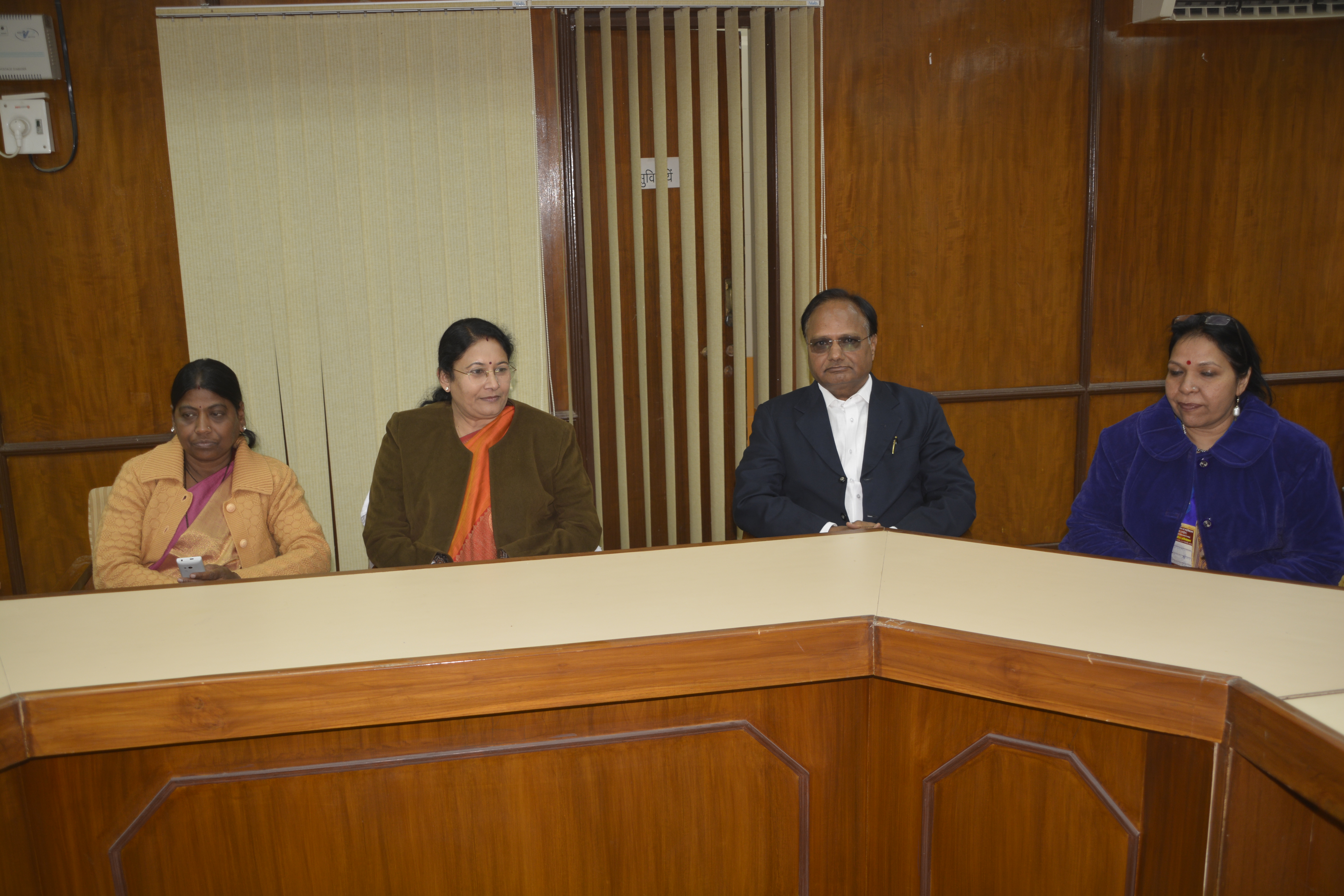 kiran maheshwari critisize congress