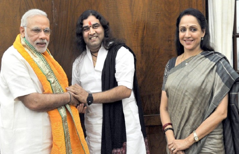 devkinandan with pm modi