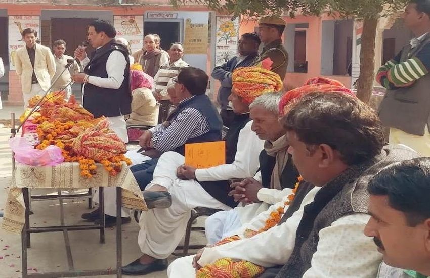 बिचौलियों से नहीं सीधे रखें संवाद-गजराज खटाना