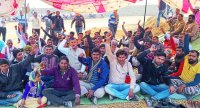 Farmers on hunger strike for second day against company in cold night