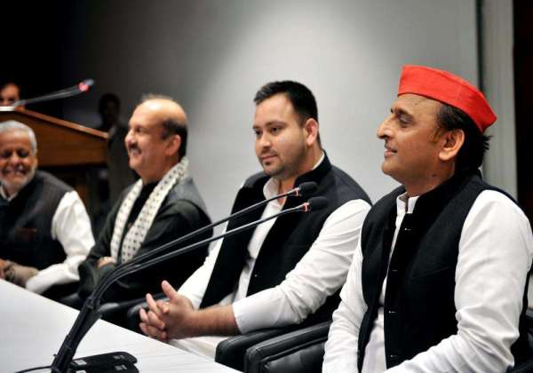 Akhilesh Yadav and tejashwi Yadav 
