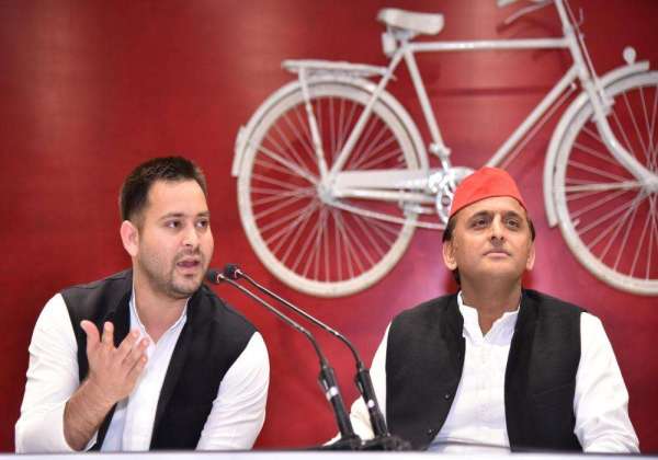 Akhilesh Yadav and tejashwi Yadav 