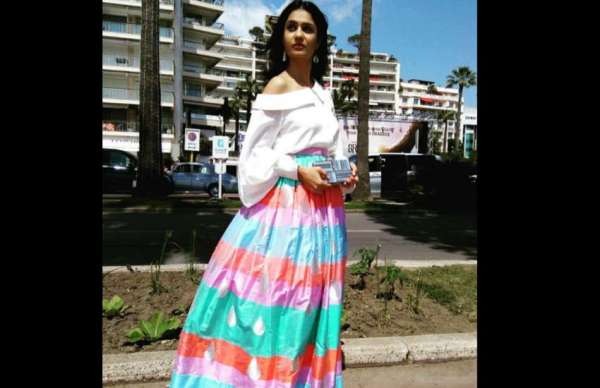 Amruta Subhash Ranveer singh on screen mother in Gully Boy photos