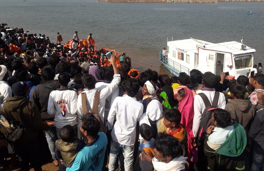 Maharashtra boat capsized