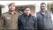 man arrested with cash of Rs 6 lakh