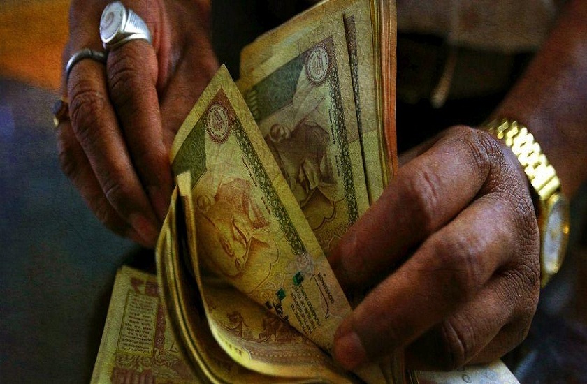 man dials fake RBI helpline to change demonetised currency