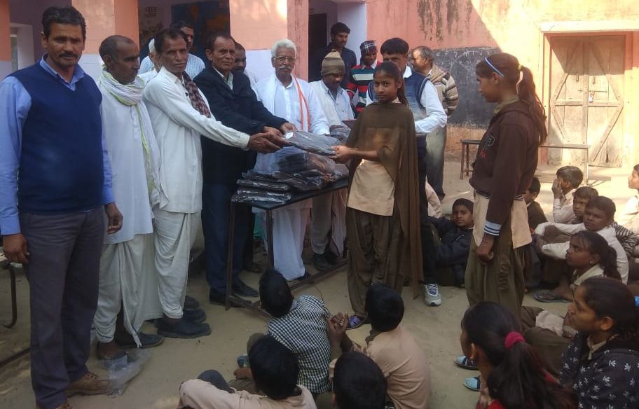 woolen-garments-distributed-to-students-for-winter-prevention