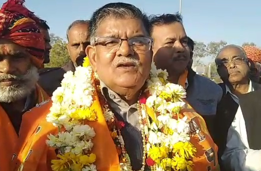 leader of opposition Gulab Chand Kataria takes on congress