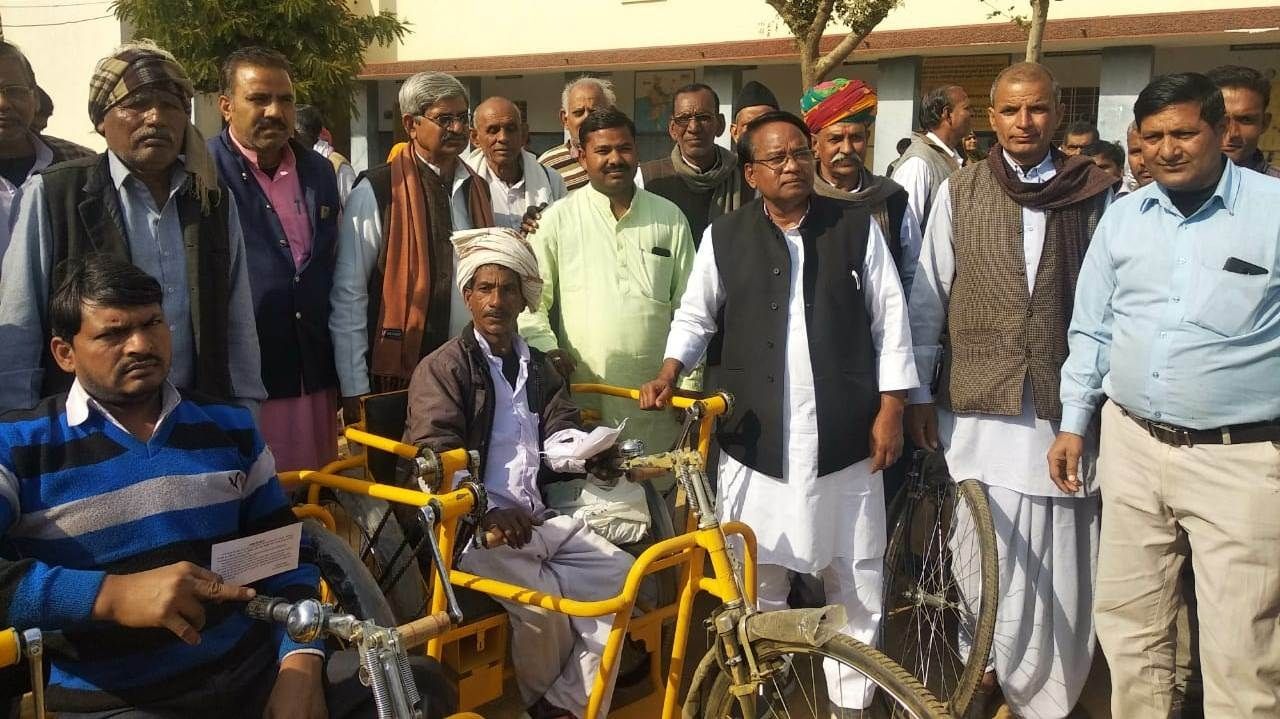विशेष योग्यजनों ने निकाली रैली