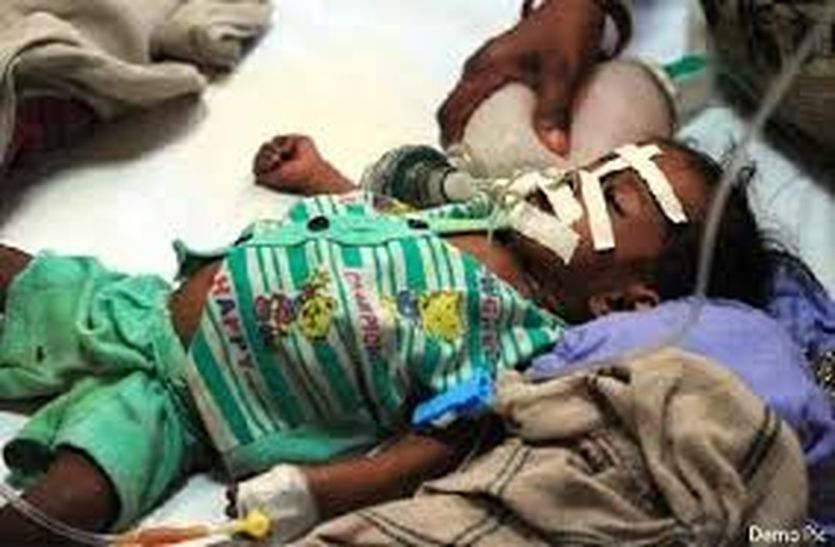 मौसम में आ रहे उतार-चढ़ाव के कारण अब मस्तिष्क ज्वर का खतरा बढ़ रहा है। घातक संक्रामक इस बीमारी की चपेट में आने पर कई बार जान तक गंवानी पड़ती है।