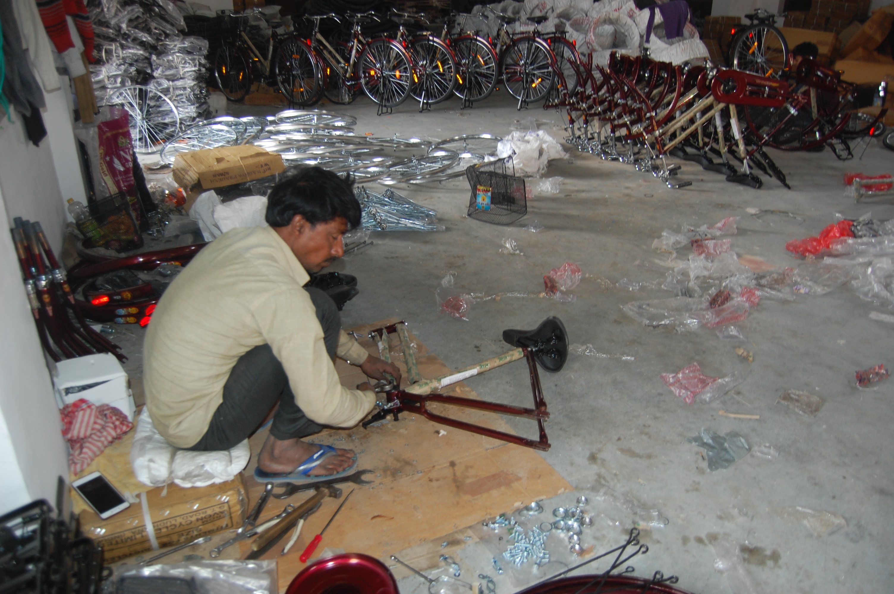 Workers of Uttar Pradesh-Bihar, working in the district,