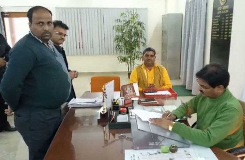 DSO, Ration, Ration shop keeper, DM kasganj, RP singh, Black market, Wheat, Rice, BJP MLA, Devendra singh Rajput, Devki, Devaki