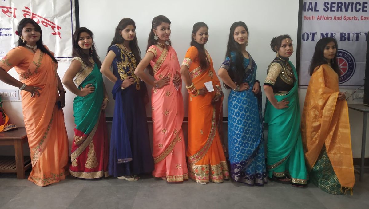 विद्यार्थियों ने फैशन शो में बिखेरे जलवे