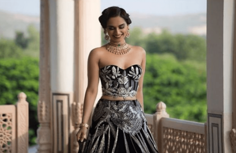 मानुषी छिल्लर