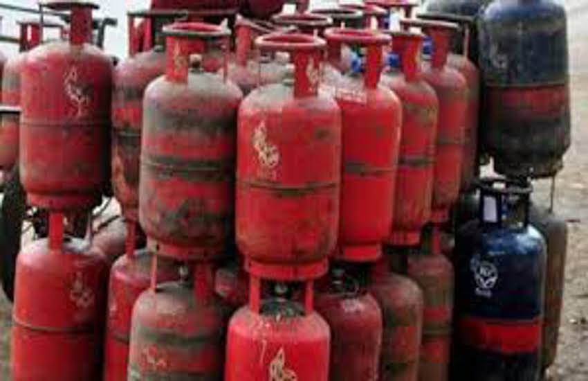 dangerous gas cylinders found at motor garage