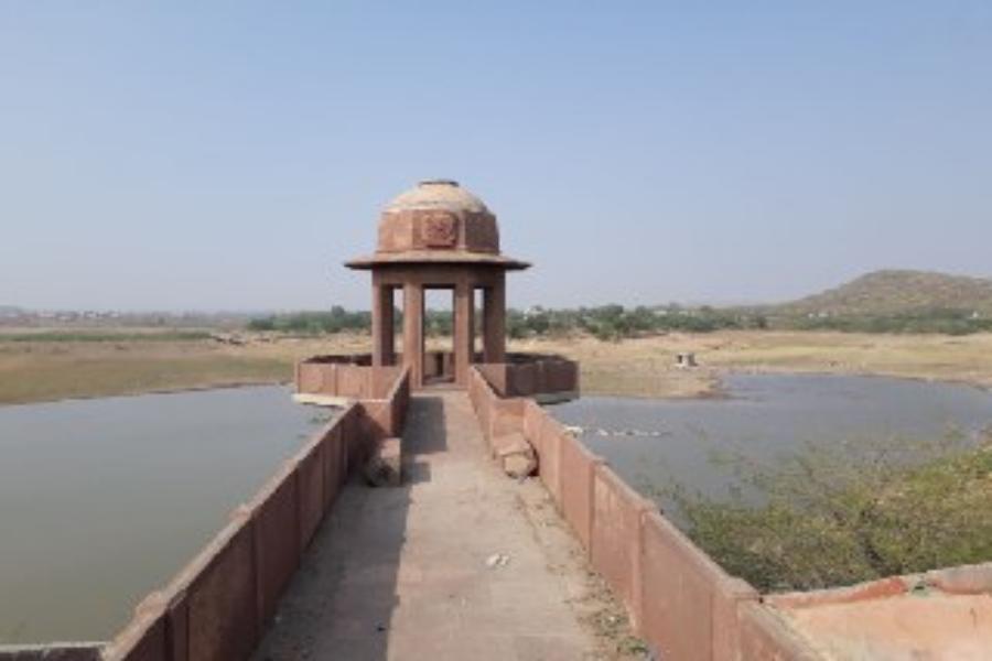 Jodhpur's ancient Umaid Sagar now took the last breath