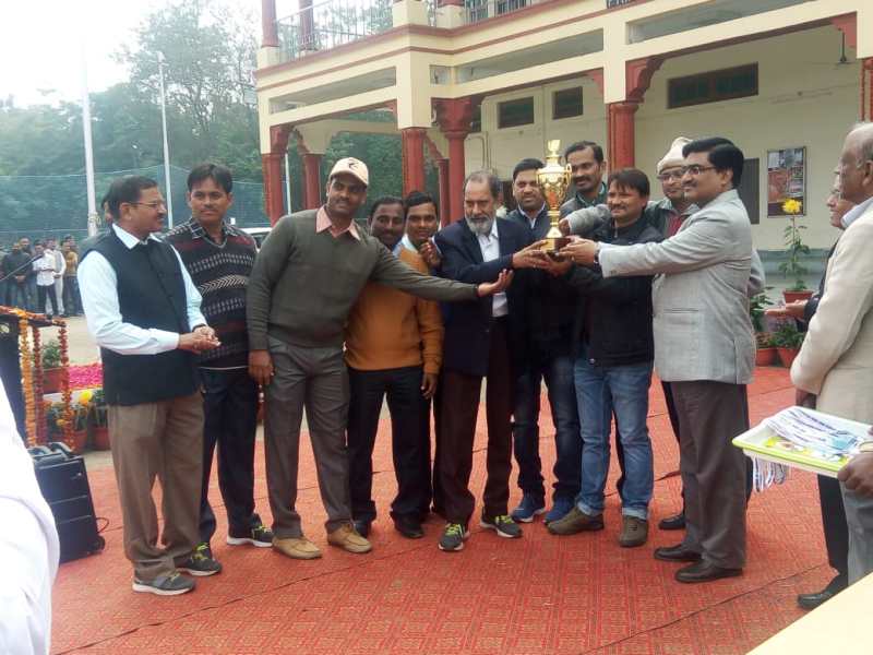 IIT BHU player, employee honored