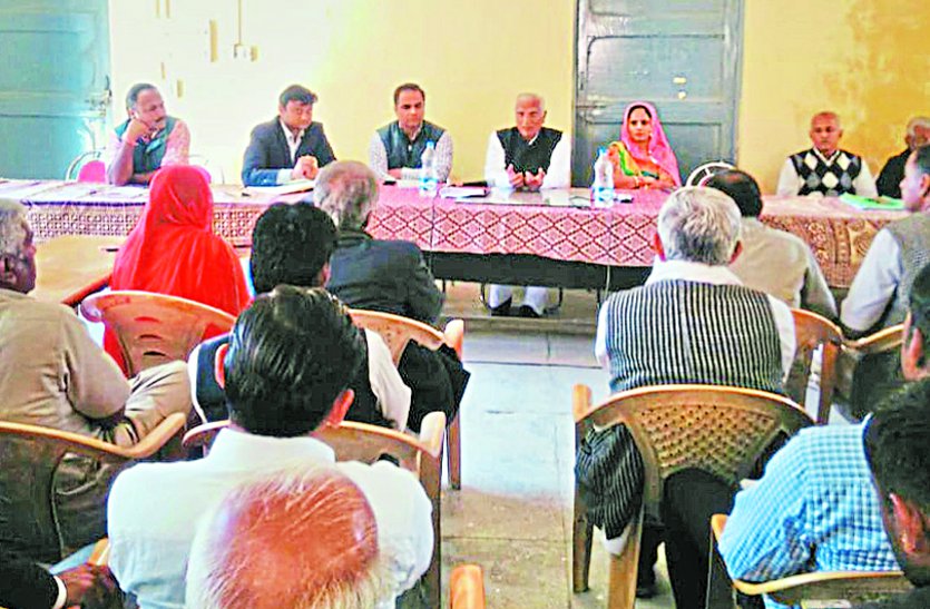 Issues of electricity, water and encroachment in meetings