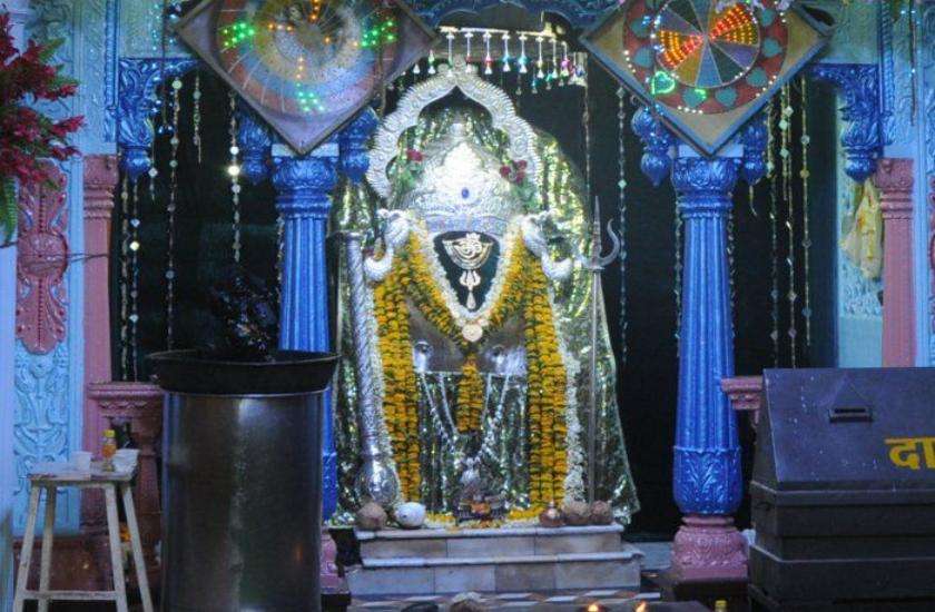 Prachintam Shani Mandir Juni Indore