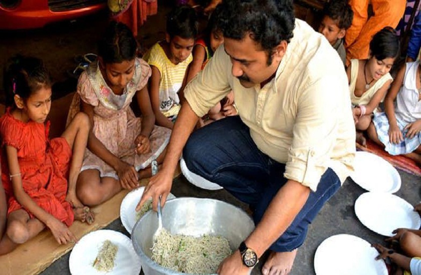 meet chandra sekhar kundu who feed poor from excess food of canteen