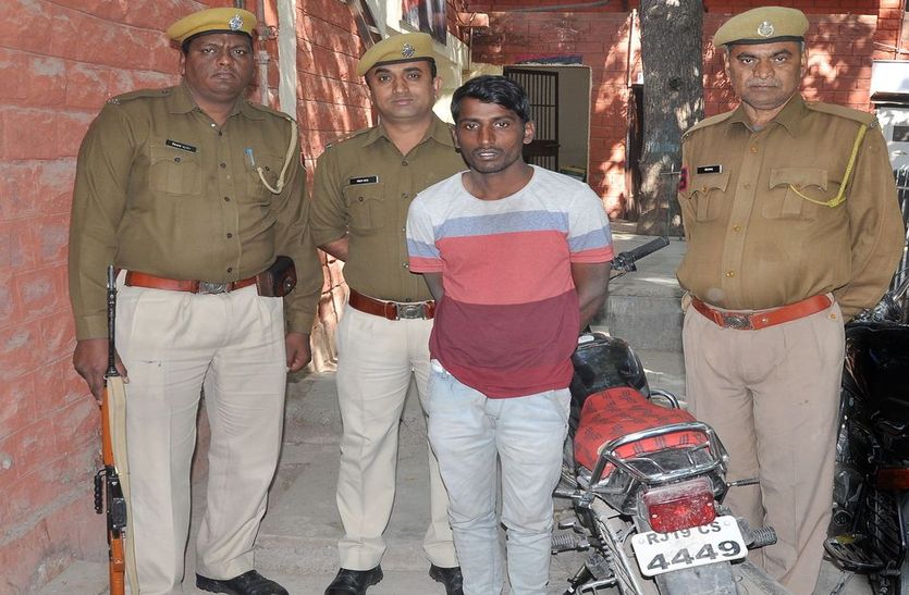 Head constable and vendor's bike stolen, then thief caught in six hour