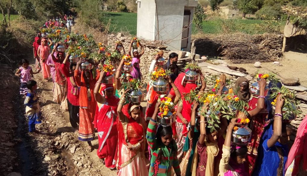 गांव में नजर आया श्रद्धा का संगम…