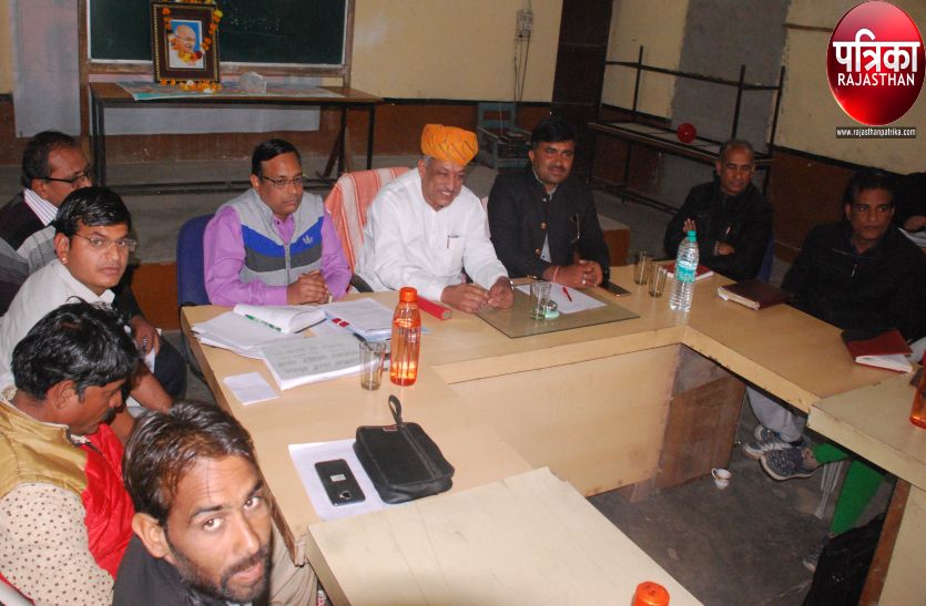 VIDEO : जनप्रतिनिधि बोले : गांवों में अभी से गहरा गया है जल संकट, गर्मी में तो हाल बुरा होगा