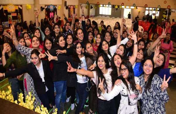 श्री वैष्णव बाल मंदिर की एलुमनी मीट में शामिल हुए १९९३ से २०१३ बैच के स्टूडेंट्स