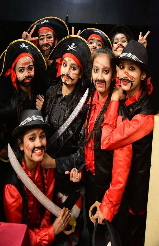 श्री वैष्णव बाल मंदिर की एलुमनी मीट में शामिल हुए १९९३ से २०१३ बैच के स्टूडेंट्स