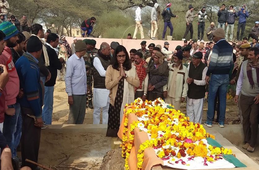 Army jawan Sandeep's funeral in Shahpur news