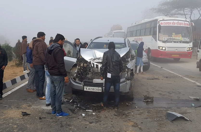 more than 30 vehicles collided on NH 52 due to fog in Sikar
