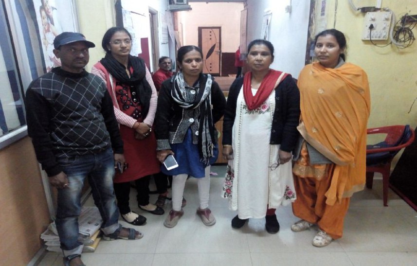 शिक्षक पात्रता परीक्षा को लेकर युवतियों ने जताई नाराजगी, देखें वीडियो