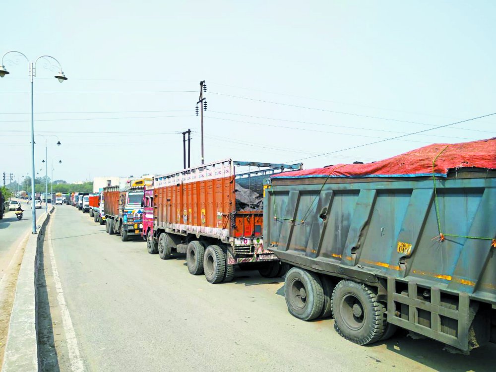 45 trailer seized in singrauli Coal transportation