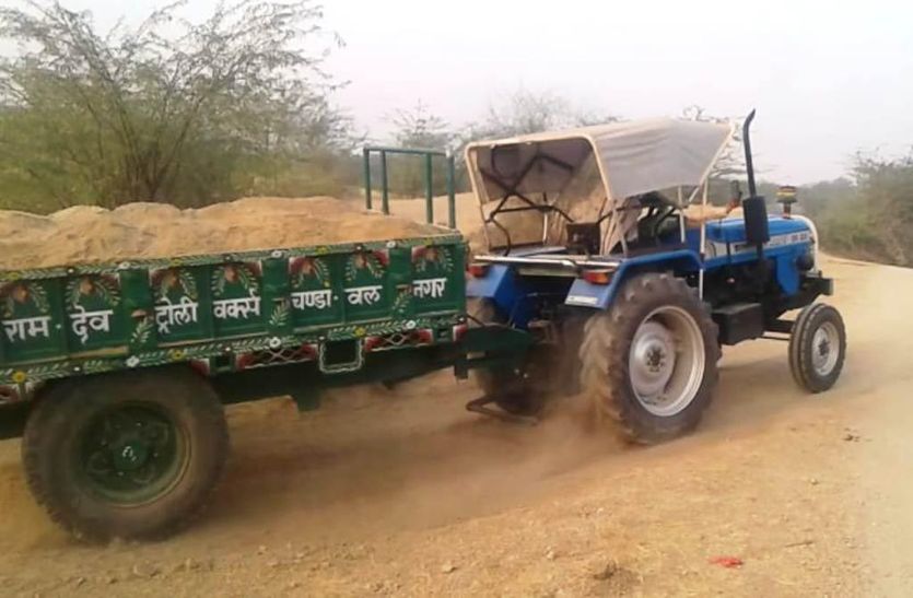 बगड़ी नगर में जारी बजरी का अवैध खनन