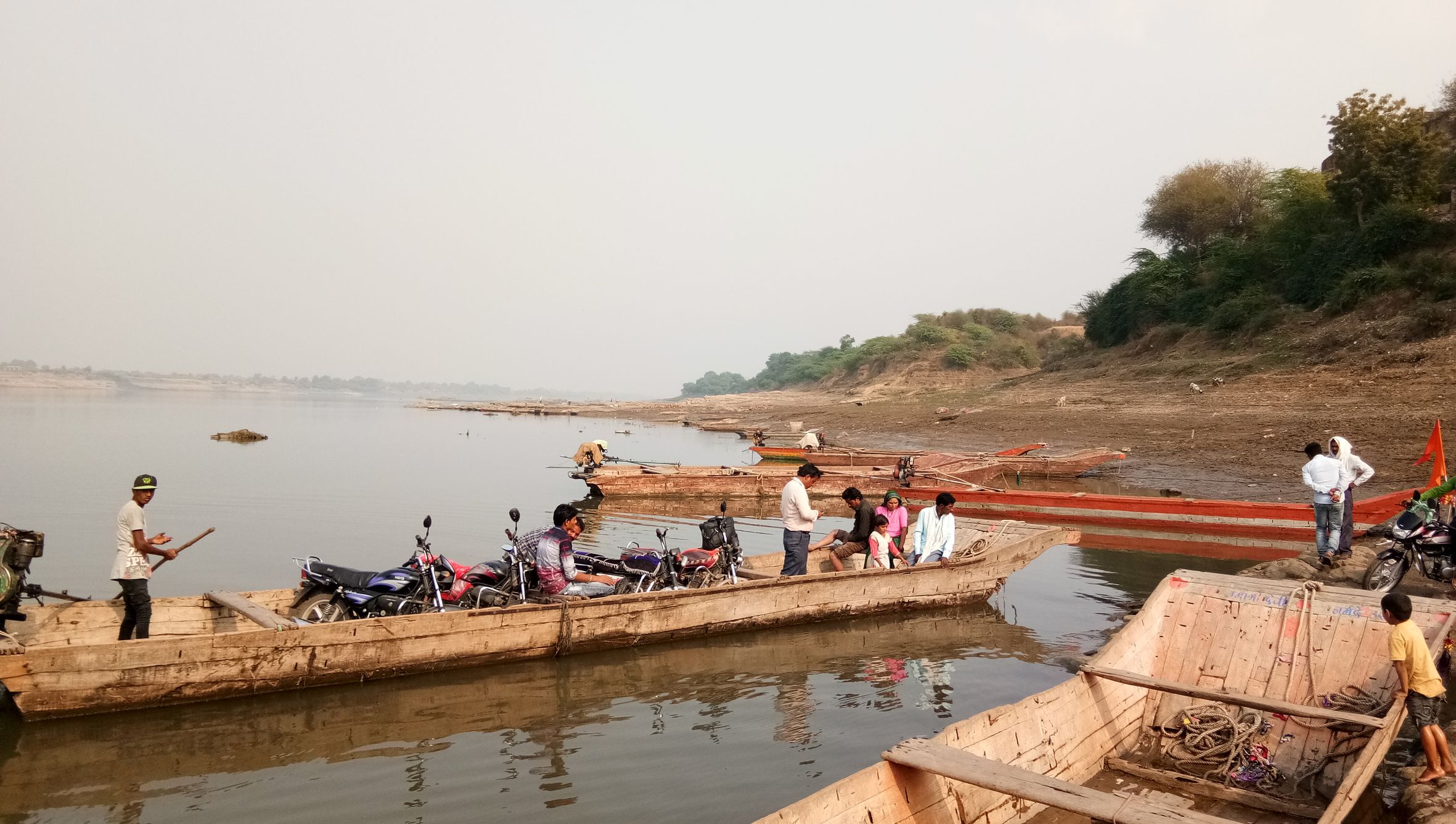 No bridge over Narmada river near Anjad