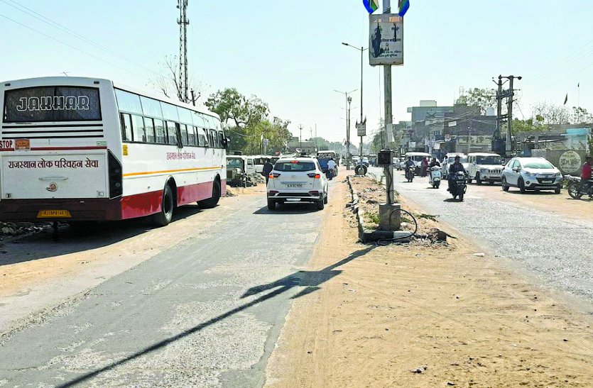 Problems for villagers lacking bus stand in Jasol