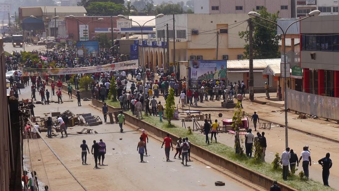 Firing in market in Cameroon of africa at least 15 killed