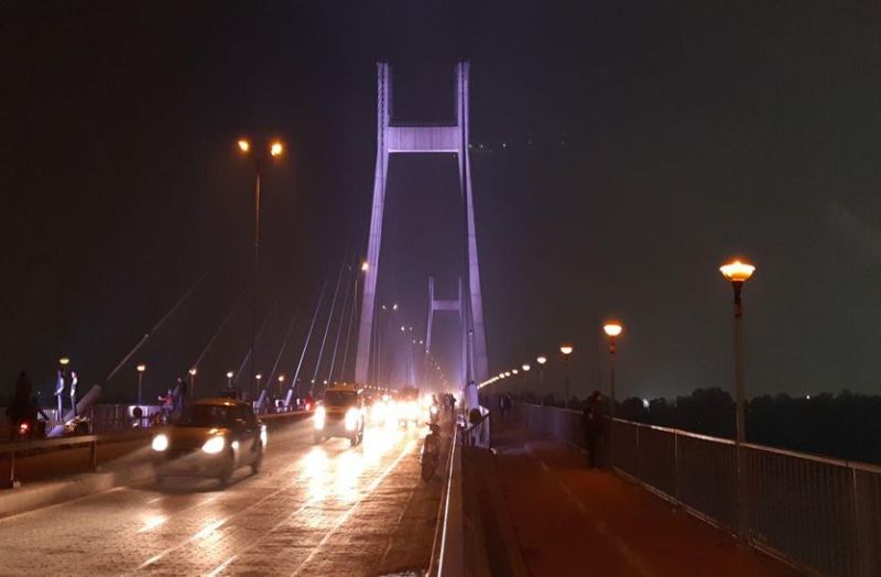 This bridge touches the heart of Yamuna river, see the amazing video