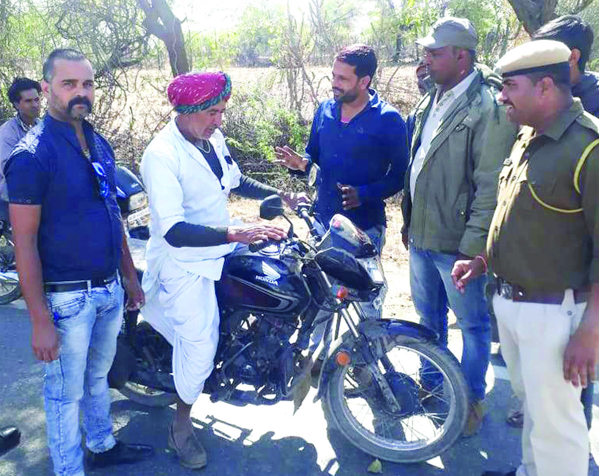 Explanation of traffic rules, strictness and human chain