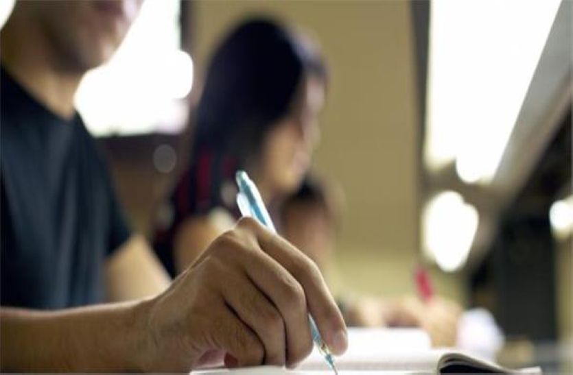 Political science lecturer given exam tips