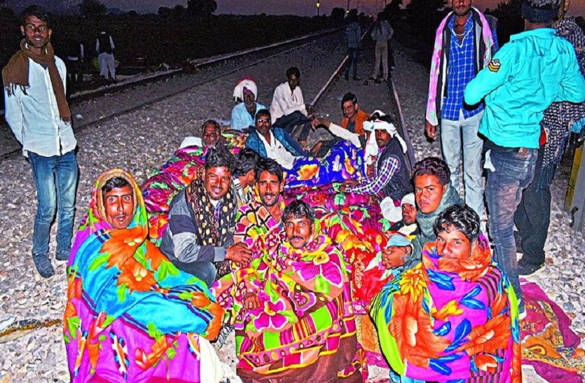 रात में निगरानी के लिए बनाई टीमें