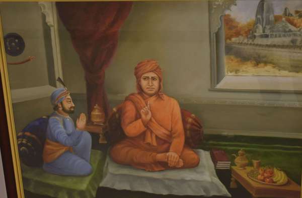 नवलखा महल में 137 वर्ष पूर्व करीब सवा 6 माह किया था प्रवास महर्षि दयानंद सरस्वती इसी दौरान सत्यार्थ प्रकाश महोत्सव की थी रचना देखे तस्वीरें