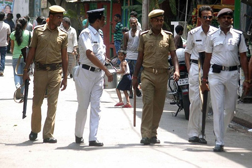 know why kolkata police wear white uniform instead of khaki