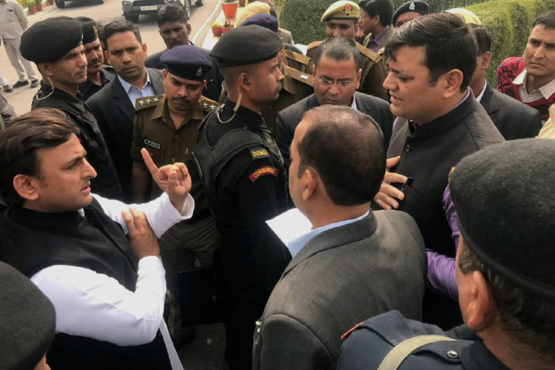 Akhilesh stopped at air port: Vidhan Sabha hangama naga baba
