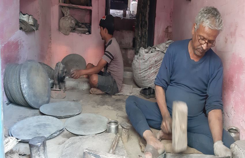 Bronze, bronze shining the domestic industry