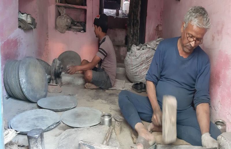 Bronze, bronze shining the domestic industry