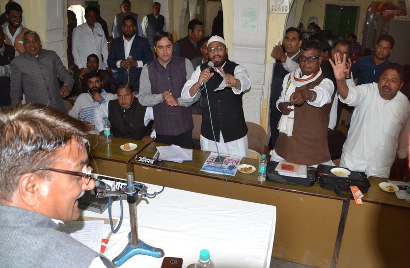 शहरी सरकार ने बुधवार को पेश चुनावी बजट में जनता को लुभाने का पूरा प्रयास किया।